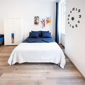 Radiant Premium - Fuenfhaus Wenen
